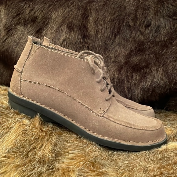 Clarks women’s shoe size 9 1/2 brown leather - Picture 1 of 4